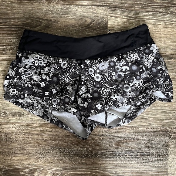 Lululemon Seawheeze shorts - Picture 3 of 3